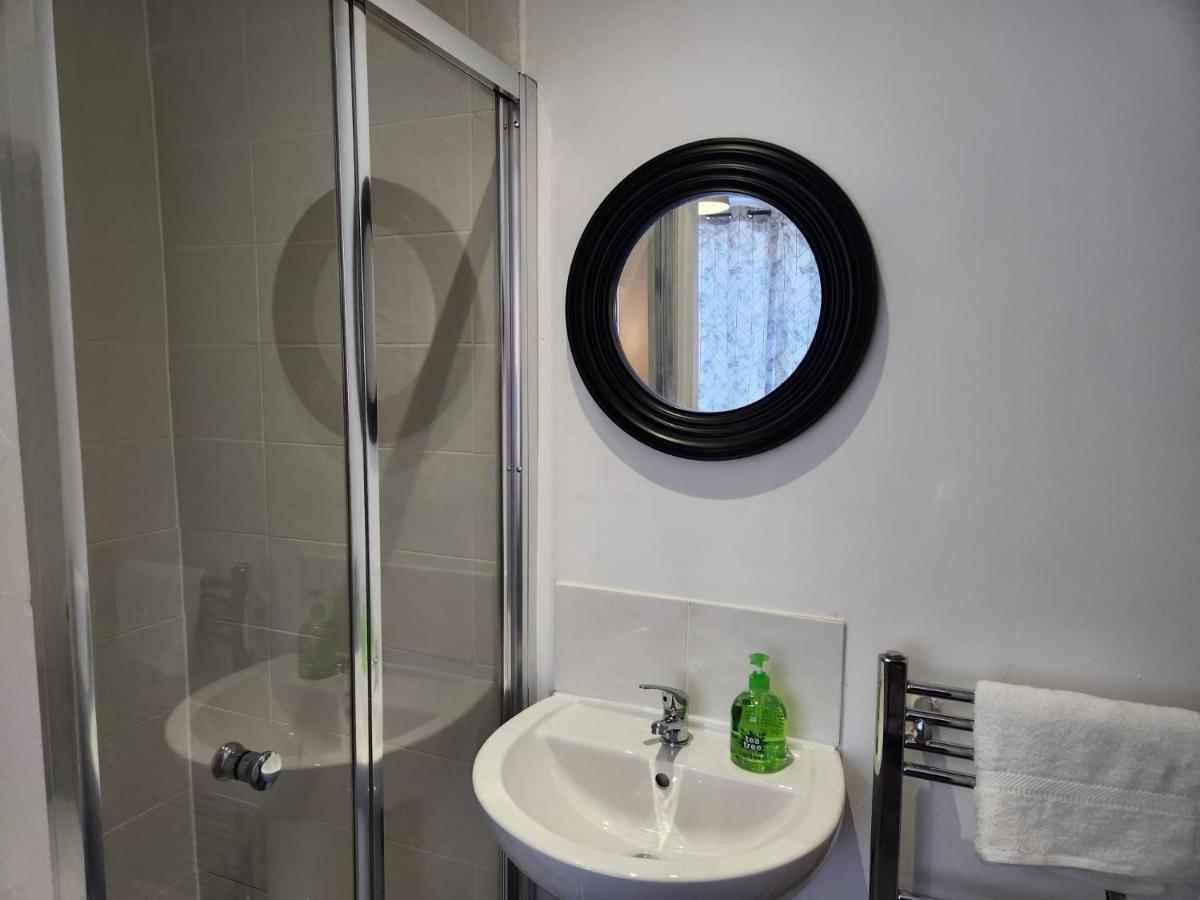 White House Ensuite Double Bedroom Уоррингтон Экстерьер фото