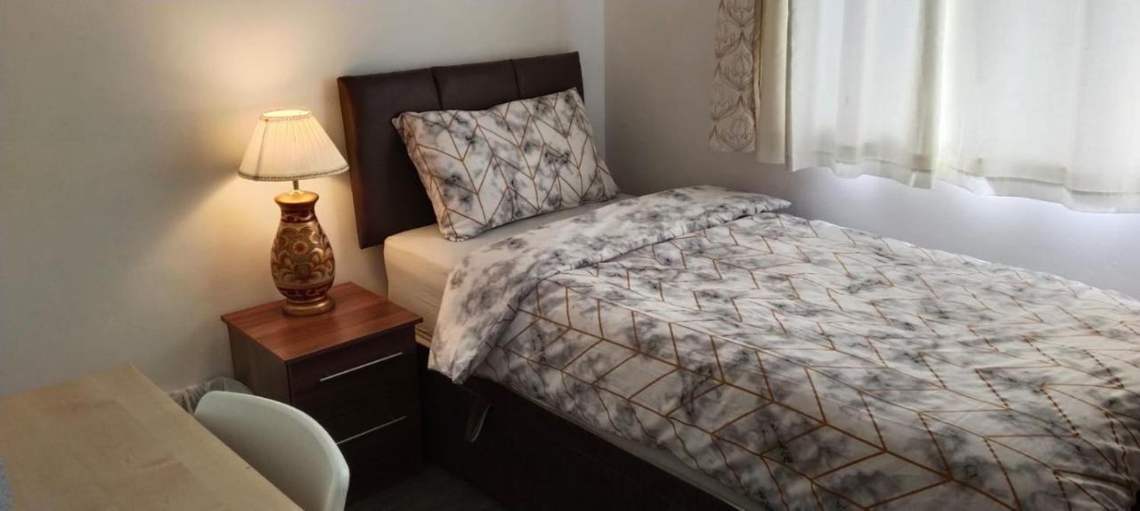 White House Ensuite Double Bedroom Уоррингтон Экстерьер фото