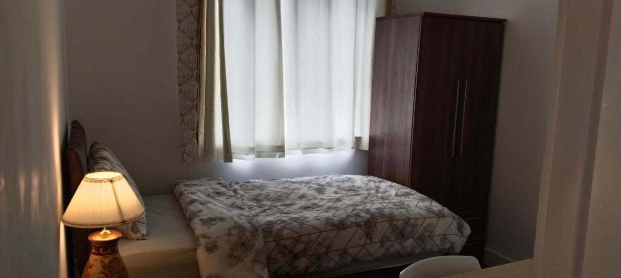 White House Ensuite Double Bedroom Уоррингтон Экстерьер фото