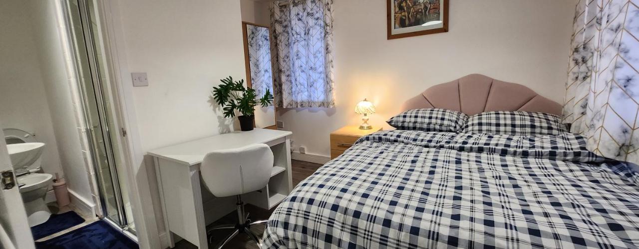 White House Ensuite Double Bedroom Уоррингтон Экстерьер фото