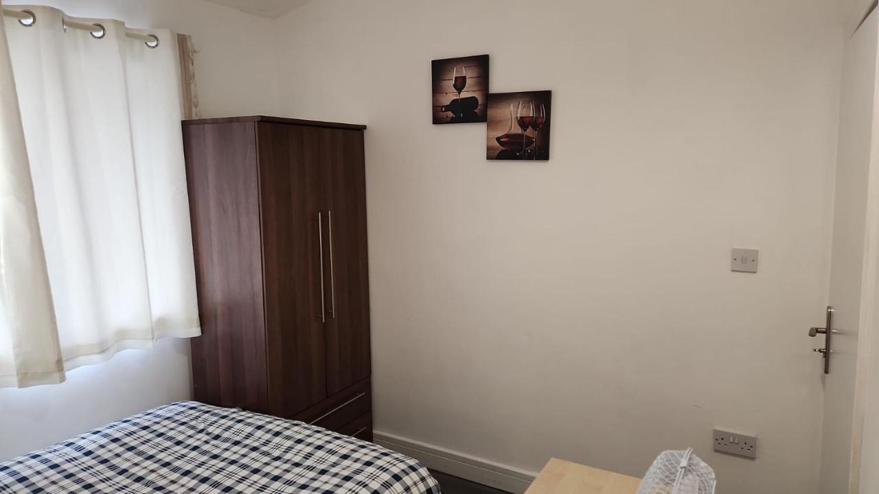 White House Ensuite Double Bedroom Уоррингтон Экстерьер фото